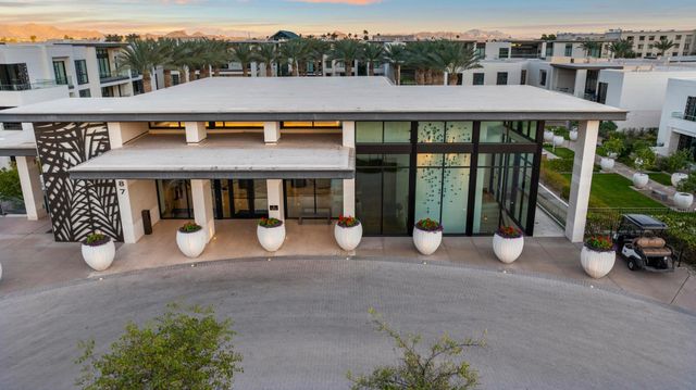 6587 N Palmeraie Boulevard Unit 2003, Paradise Valley, AZ 85253