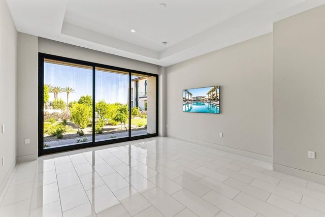 6587 N Palmeraie Boulevard Unit 2003, Paradise Valley, AZ 85253