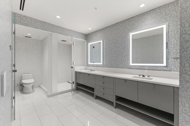 6587 N Palmeraie Boulevard Unit 2003, Paradise Valley, AZ 85253