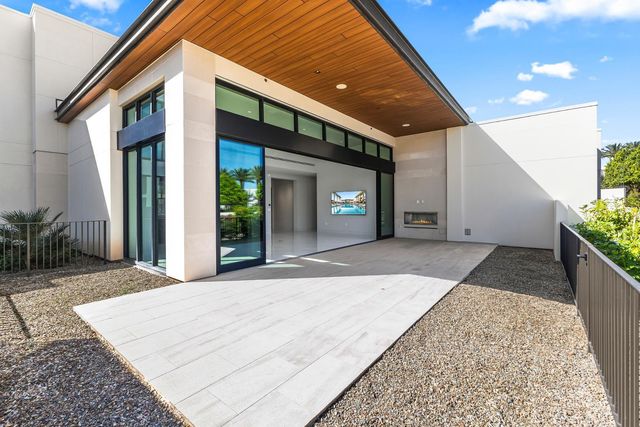 6587 N Palmeraie Boulevard Unit 2003, Paradise Valley, AZ 85253