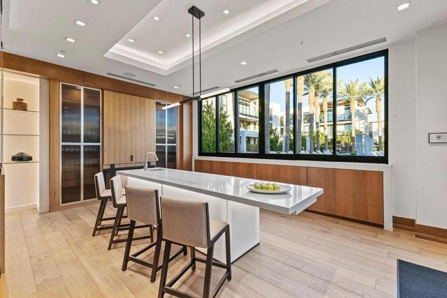 6587 N Palmeraie Boulevard Unit 2003, Paradise Valley, AZ 85253