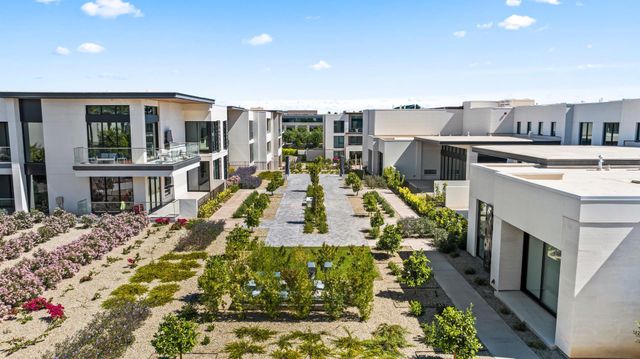 6587 N Palmeraie Boulevard Unit 2003, Paradise Valley, AZ 85253