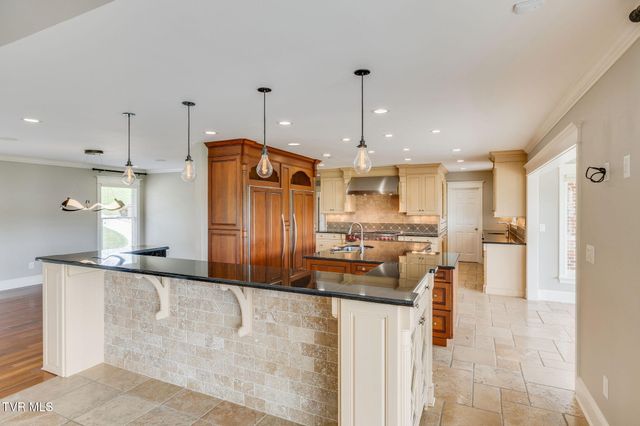 20484 Lake Road, Abingdon, VA 24211