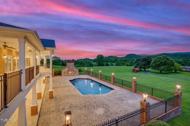 20484 Lake Road, Abingdon, VA 24211