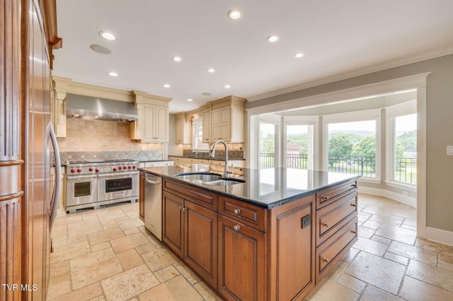 20484 Lake Road, Abingdon, VA 24211