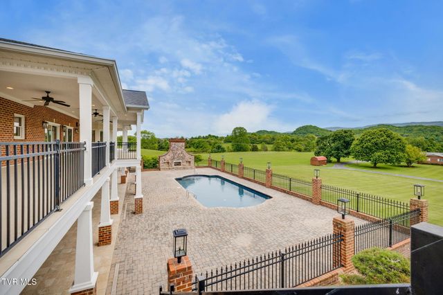 20484 Lake Road, Abingdon, VA 24211