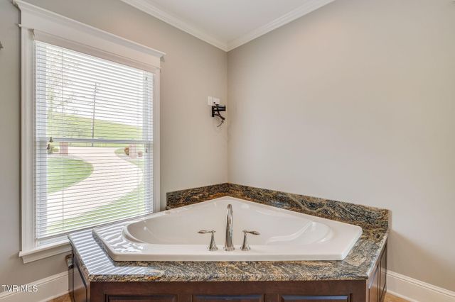 20484 Lake Road, Abingdon, VA 24211