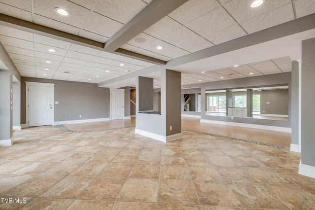 20484 Lake Road, Abingdon, VA 24211