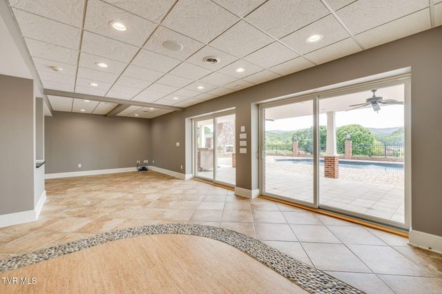 20484 Lake Road, Abingdon, VA 24211