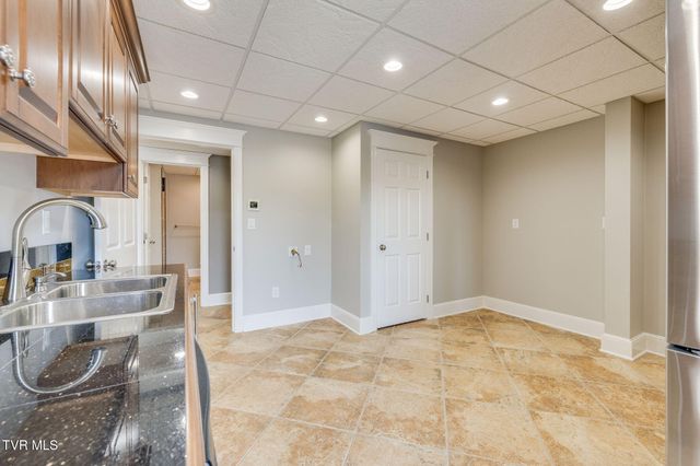 20484 Lake Road, Abingdon, VA 24211