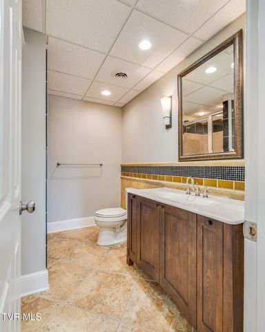 20484 Lake Road, Abingdon, VA 24211