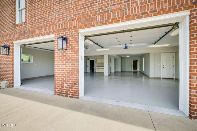 20484 Lake Road, Abingdon, VA 24211