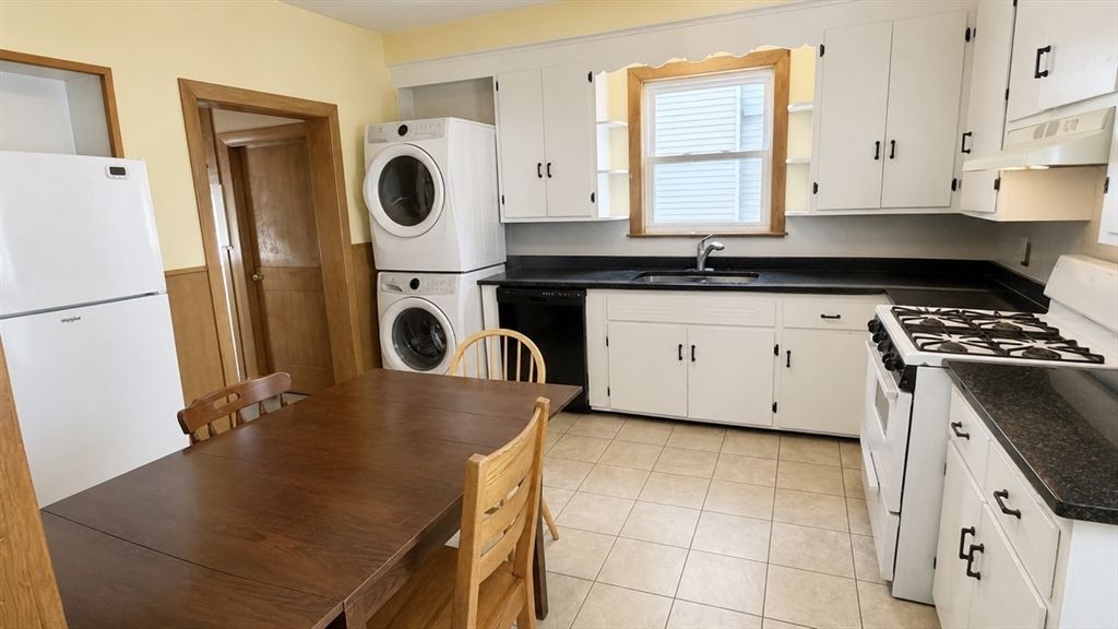 131 Rindge Ave 1, Cambridge, MA 02140