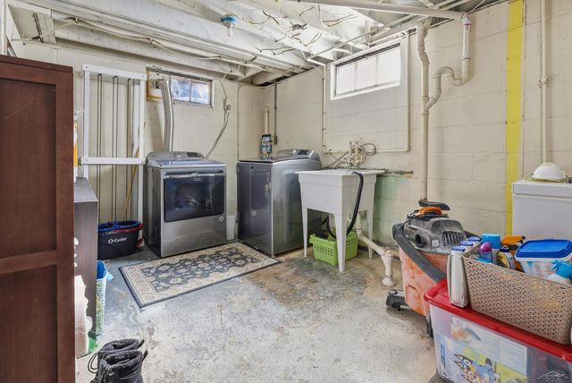 1606 Essex Street, Essexville, MI 48732