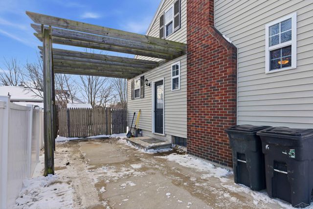 1606 Essex Street, Essexville, MI 48732