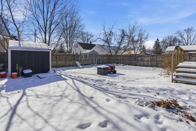 1606 Essex Street, Essexville, MI 48732