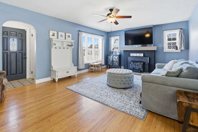 1606 Essex Street, Essexville, MI 48732