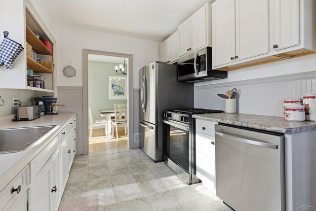 1606 Essex Street, Essexville, MI 48732