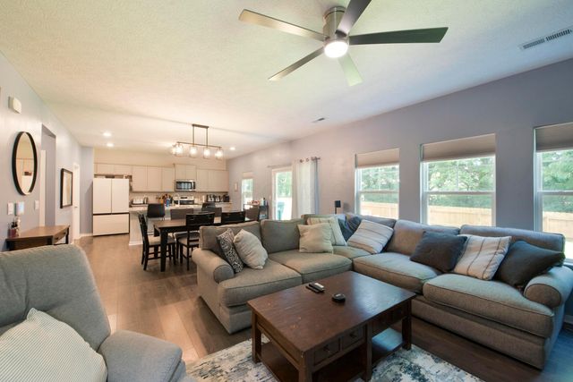 347 Kells Court W, Newark, OH 43055
