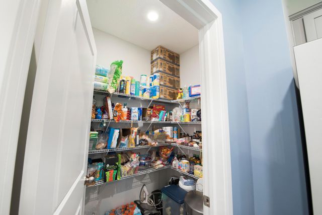 347 Kells Court W, Newark, OH 43055