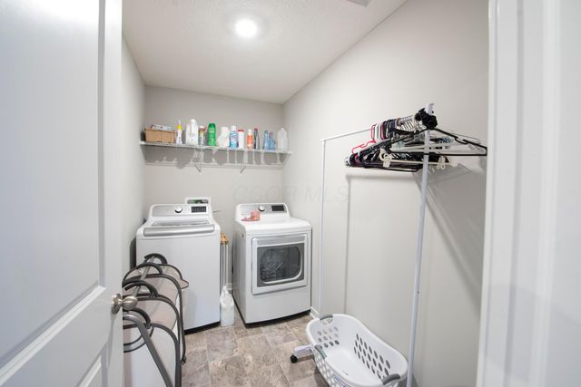 347 Kells Court W, Newark, OH 43055