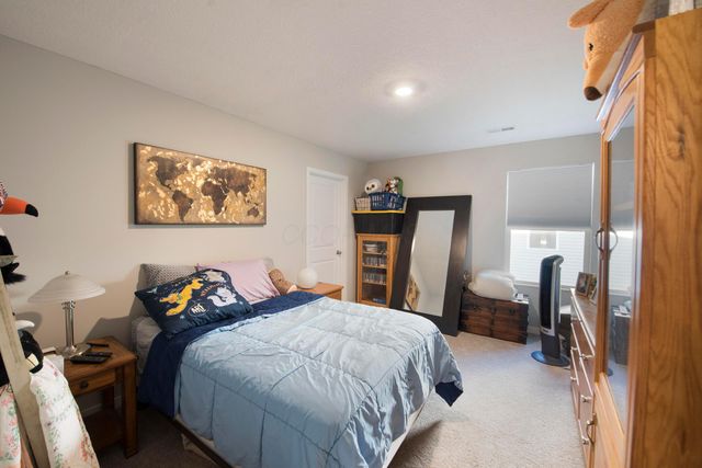 347 Kells Court W, Newark, OH 43055