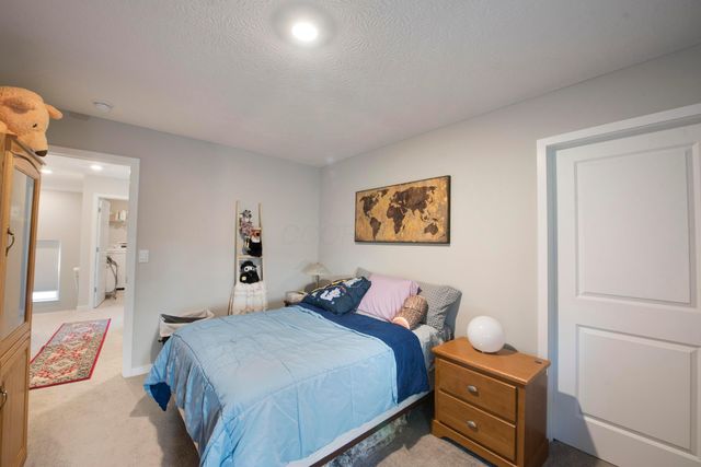 347 Kells Court W, Newark, OH 43055