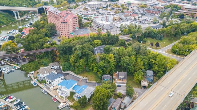 416 Riverdale Drive, Rocky River, OH 44116