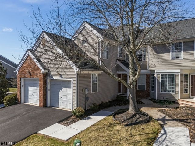 224 Lobelia Ct, Readington Twp., NJ 08889