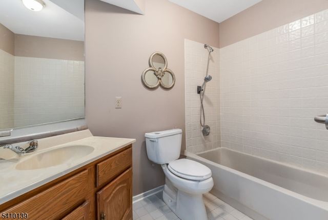 224 Lobelia Ct, Readington Twp., NJ 08889