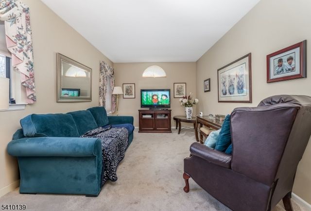 224 Lobelia Ct, Readington Twp., NJ 08889