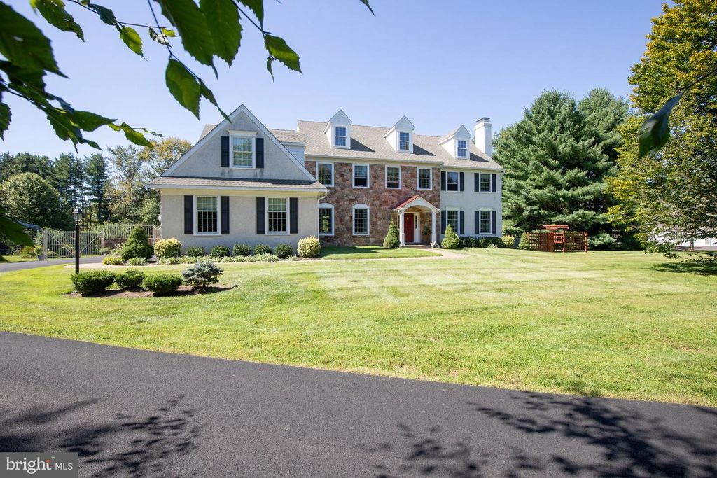 13 CRESTWOOD CIR, NEW HOPE, PA 18938 — photo 3