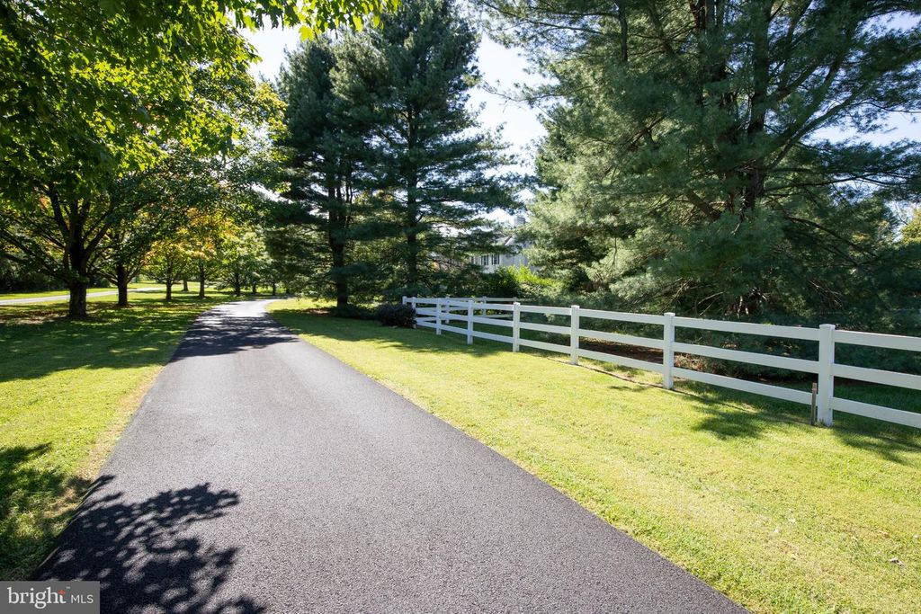 13 CRESTWOOD CIR, NEW HOPE, PA 18938 — photo 5