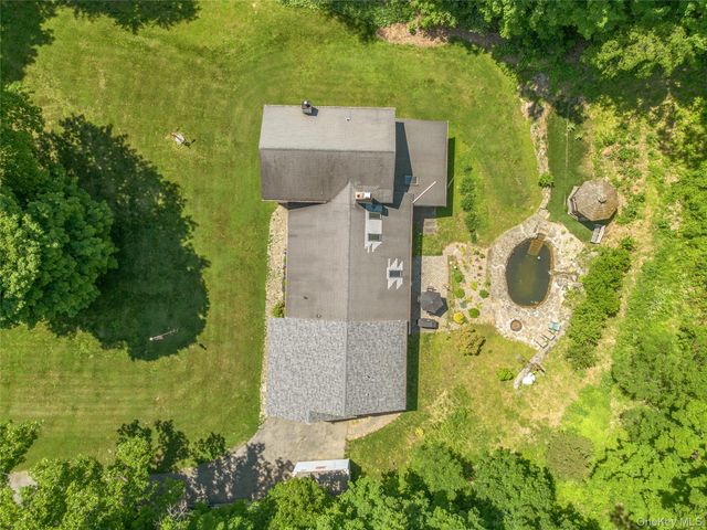 21 Straub Drive, Pleasant Valley, NY 12569
