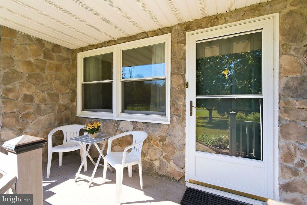 32 ARNEYTWN HORNERSTWN RD, CREAM RIDGE, NJ 08514 — photo 4