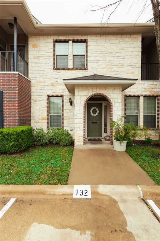 132 Forest Drive 132, College Station, TX 77840