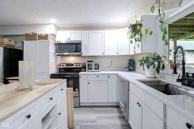 7990 Ebony Drive, Nineveh, IN 46164