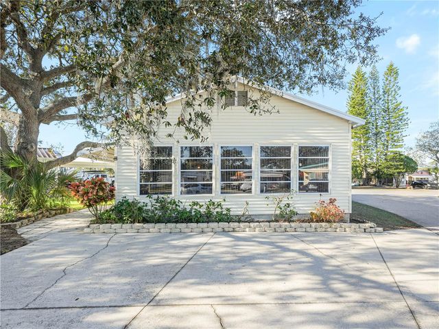 27 SADDLEBAG TRAIL S, Lake Wales, FL 33898