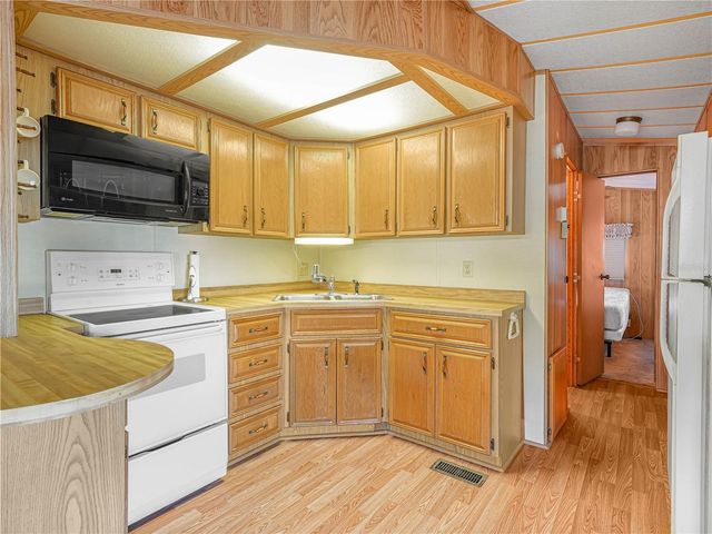 27 SADDLEBAG TRAIL S, Lake Wales, FL 33898