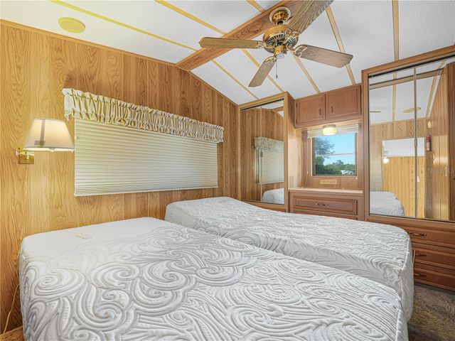 27 SADDLEBAG TRAIL S, Lake Wales, FL 33898