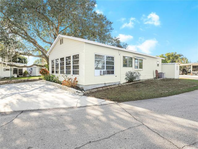 27 SADDLEBAG TRAIL S, Lake Wales, FL 33898