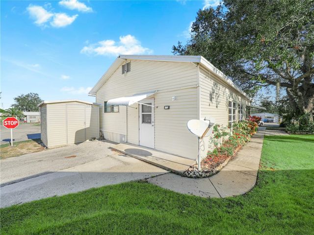 27 SADDLEBAG TRAIL S, Lake Wales, FL 33898