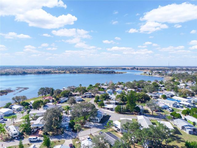 27 SADDLEBAG TRAIL S, Lake Wales, FL 33898