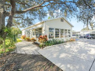 27 SADDLEBAG TRAIL S, Lake Wales, FL 33898