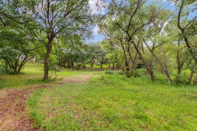 233 Lakeland Drive, Highland Village, TX 75077