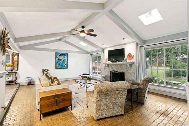 233 Lakeland Drive, Highland Village, TX 75077