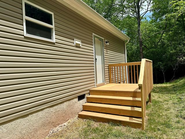 101 Sawyer Ridge Lane, Hayesville, NC 28904