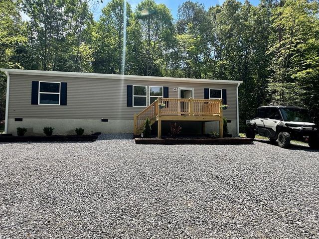 101 Sawyer Ridge Lane, Hayesville, NC 28904