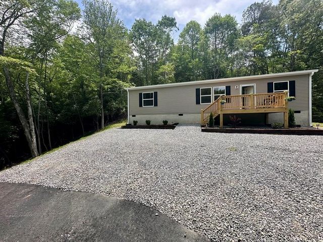101 Sawyer Ridge Lane, Hayesville, NC 28904