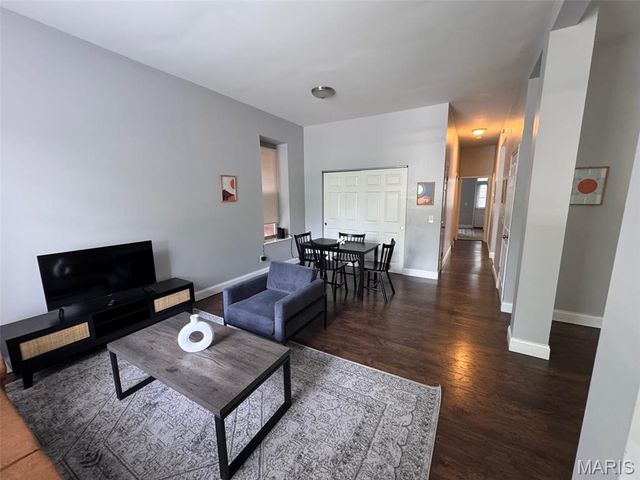 3824 Folsom Avenue, St Louis, MO 63110